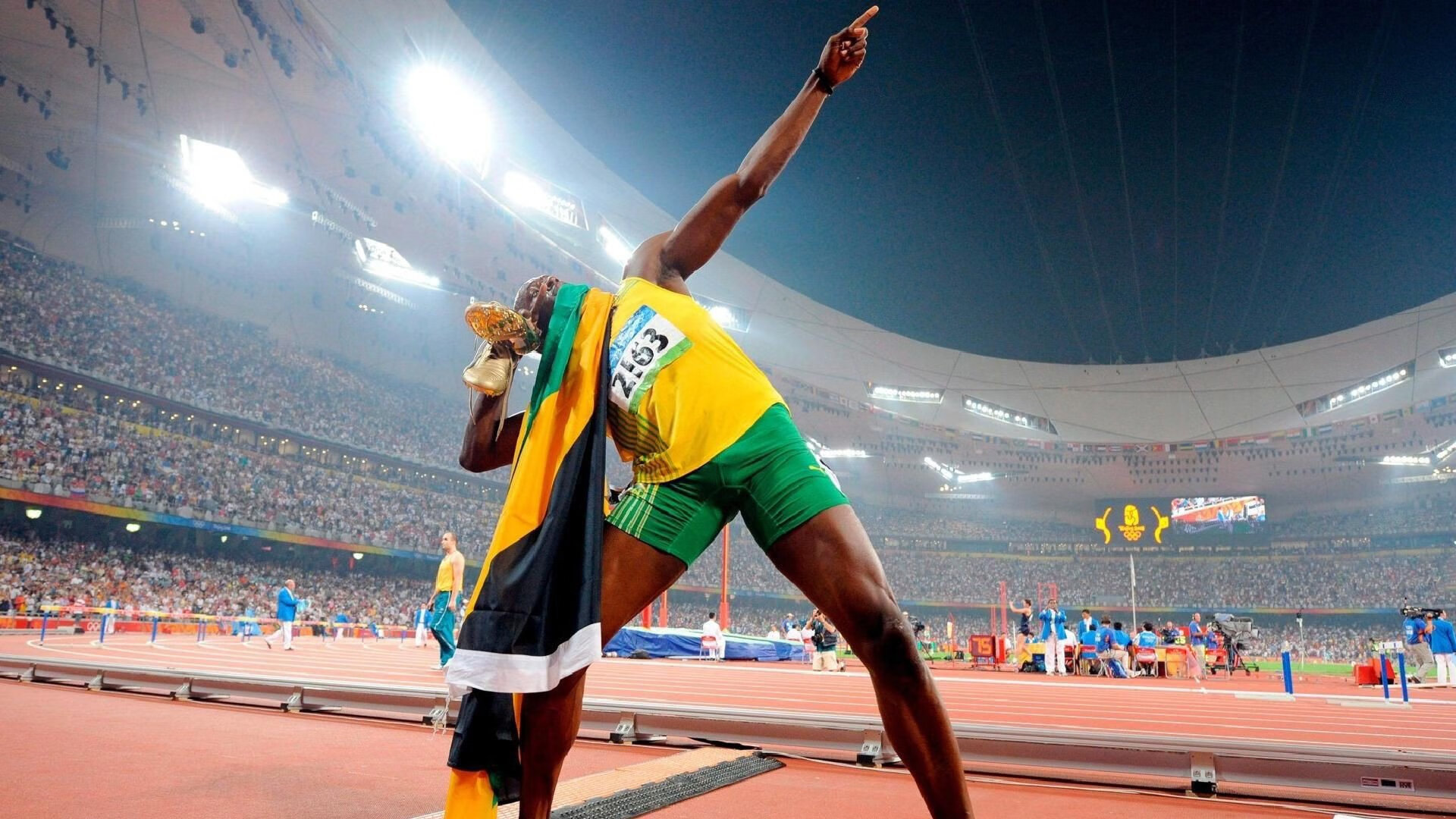 叶夫根尼娅·奇库诺娃冲线瞬间点燃赛场,叶夫根尼·奇吉舍夫